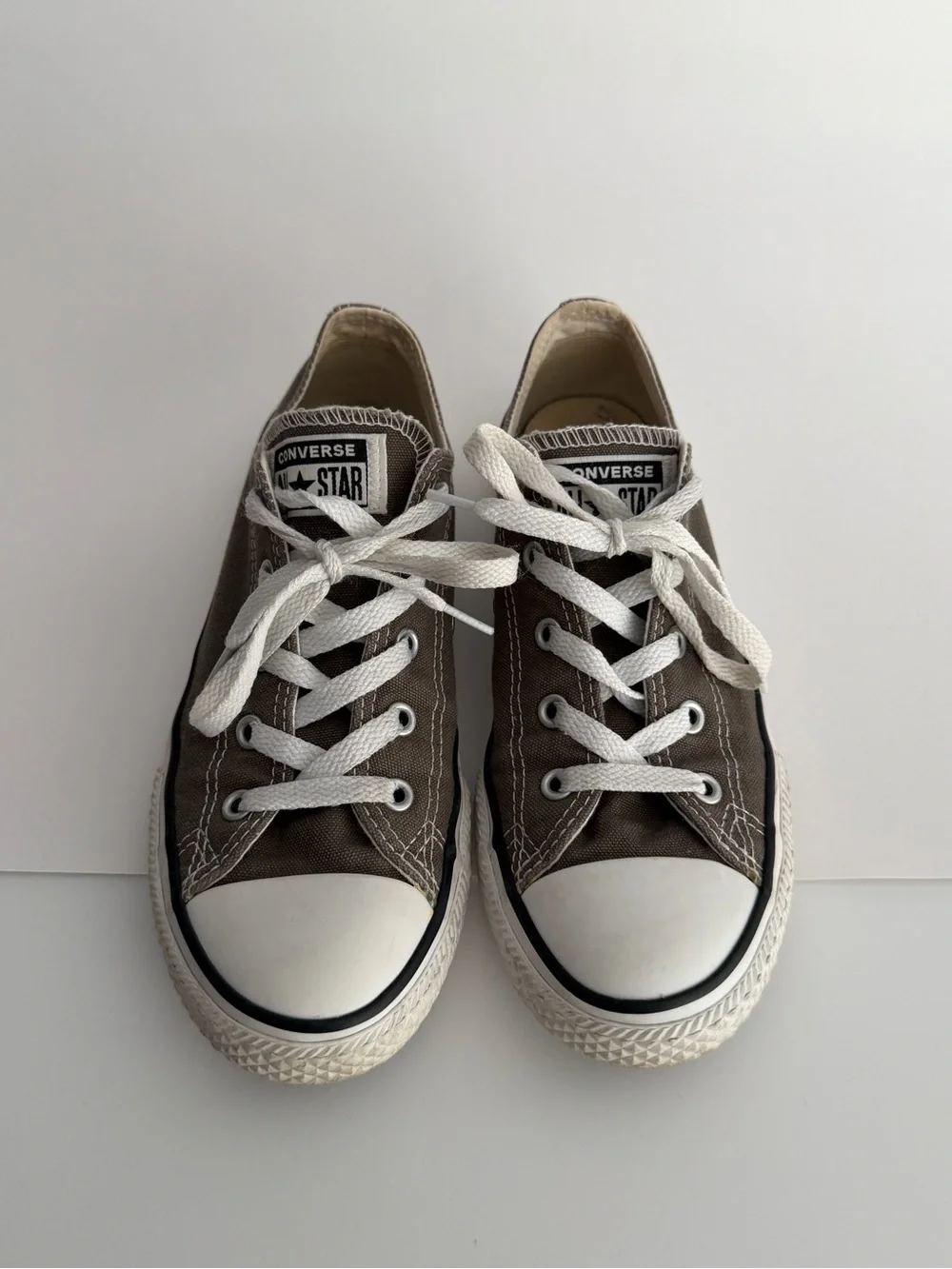 Unisex Converse Chuck Taylor All Star Low Top Gray Canvas Youth Size 3